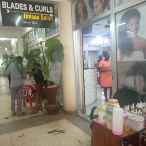 Blades & Curls Unisex Salon